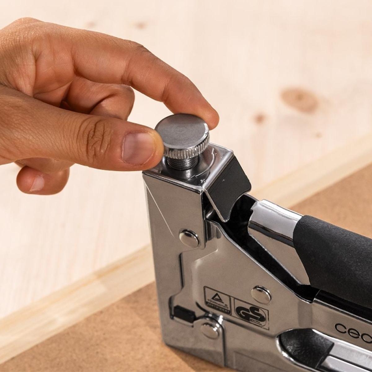 Chiodatrice/graffatrice Cecotec FastTacker 4 in 1 - Accessori inclusi - Valigetta per il trasporto - Colore acciaio